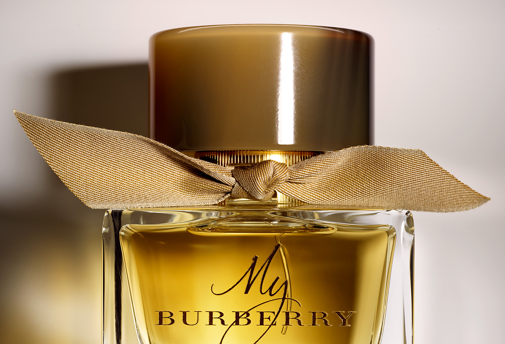 FRAGRANCE_DEW_64492_BURBERRY_b_bottle