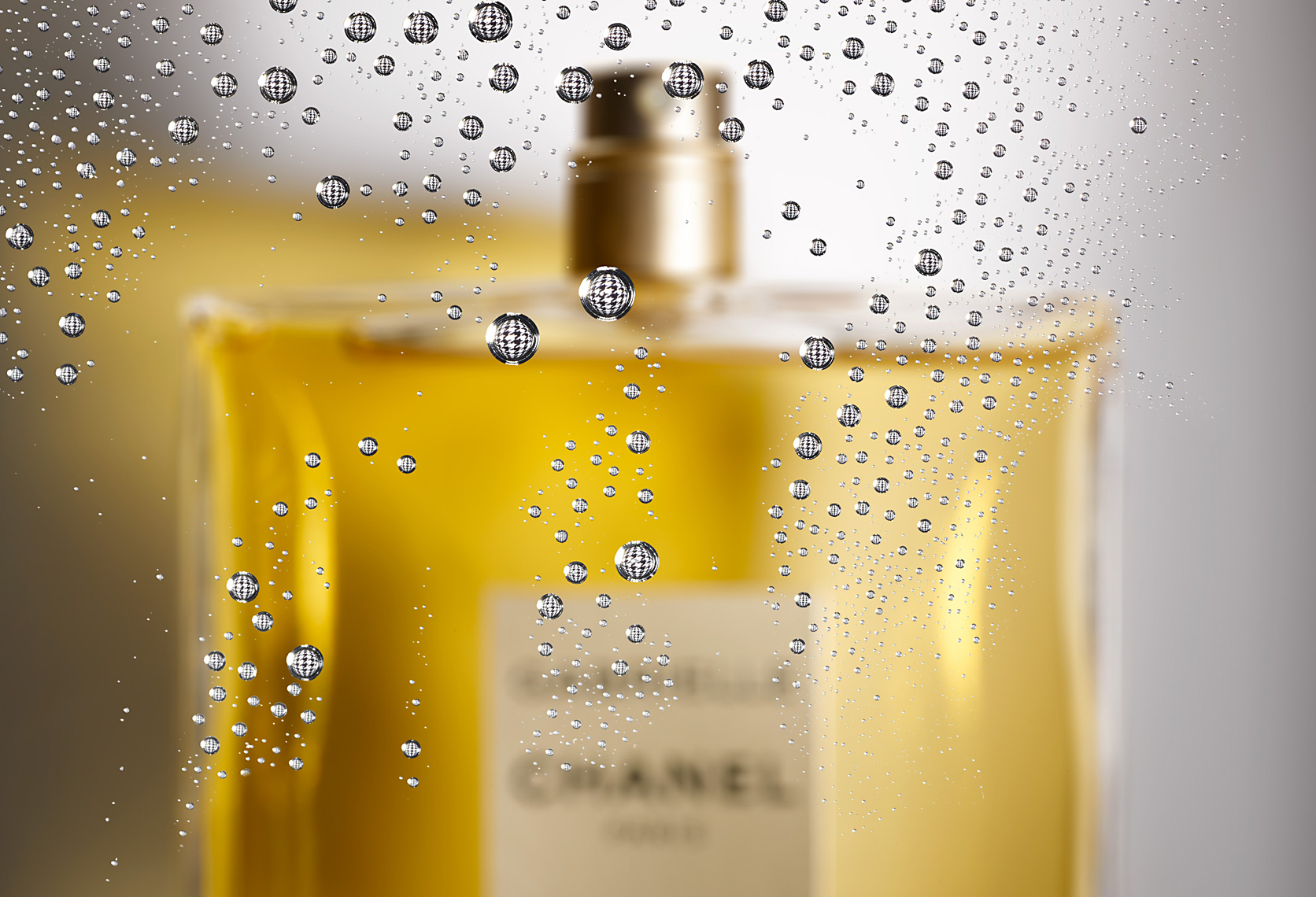 FRAGRANCE_DEW_64492_CHANEL_c_spray